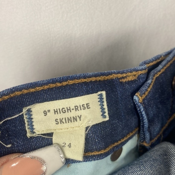 MADEWELL 9" High-Rise Skinny Jeans: Destructed Edition - Picture 13 of 14